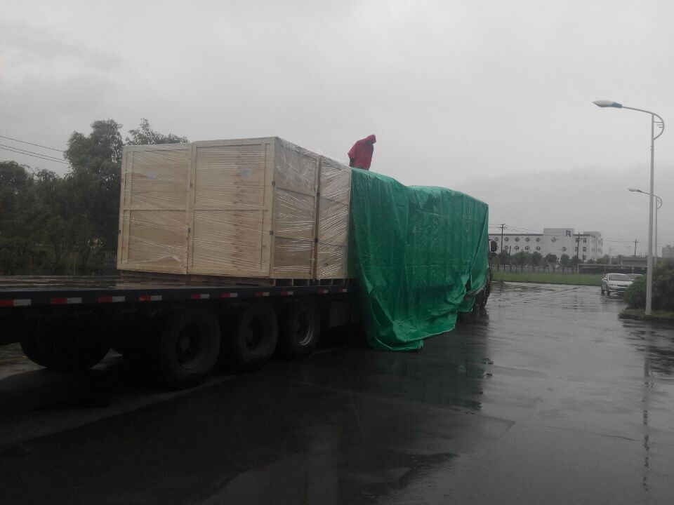 2017年6月北京創(chuàng)聯(lián)匯通電氣-雨中發(fā)貨現(xiàn)場，一直以顧客服務(wù)為較好