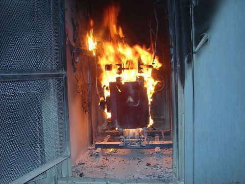 夏日炎炎，北京創(chuàng)聯(lián)匯通電氣教你必備油浸式變壓器防火常識